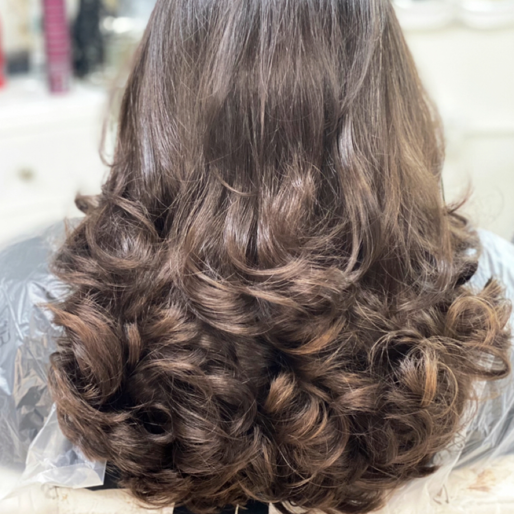 Womens Haircut And Blowout at Annabelle Beauty in New York, NY