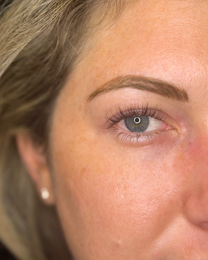 LASH LIFT AND TINT