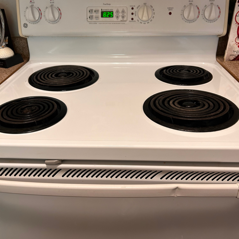 Kitchen /Oven/Stove Cleaning at AR’S Luxurie Cleaning LLC