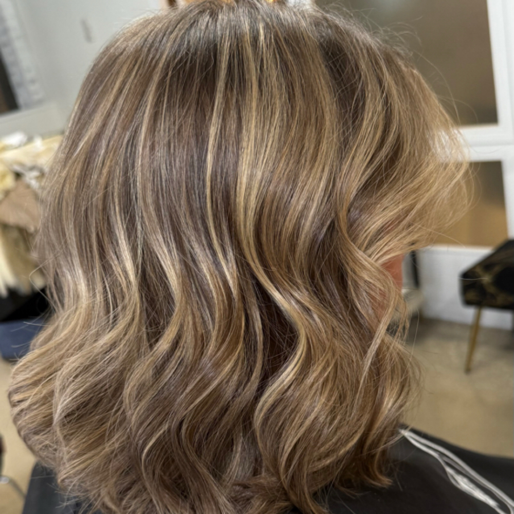 Haircut at DC Beauty Bar in Park Ridge, IL