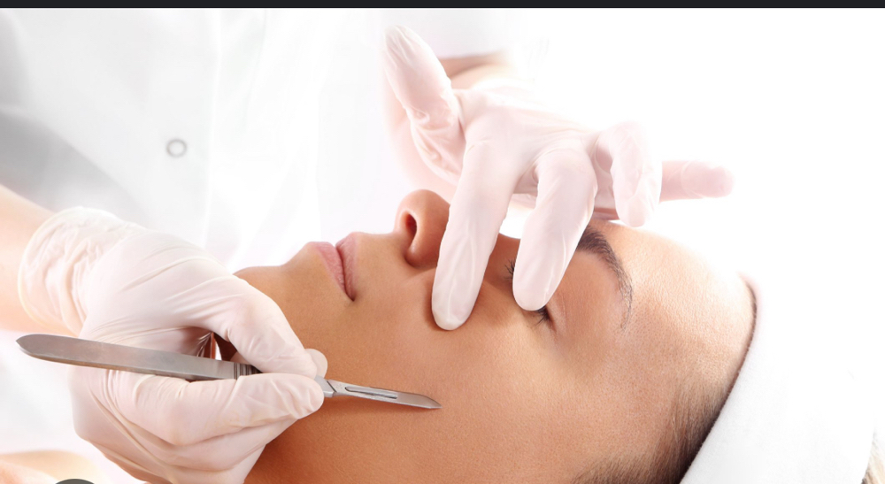 Dermaplane Treatment With A Mask