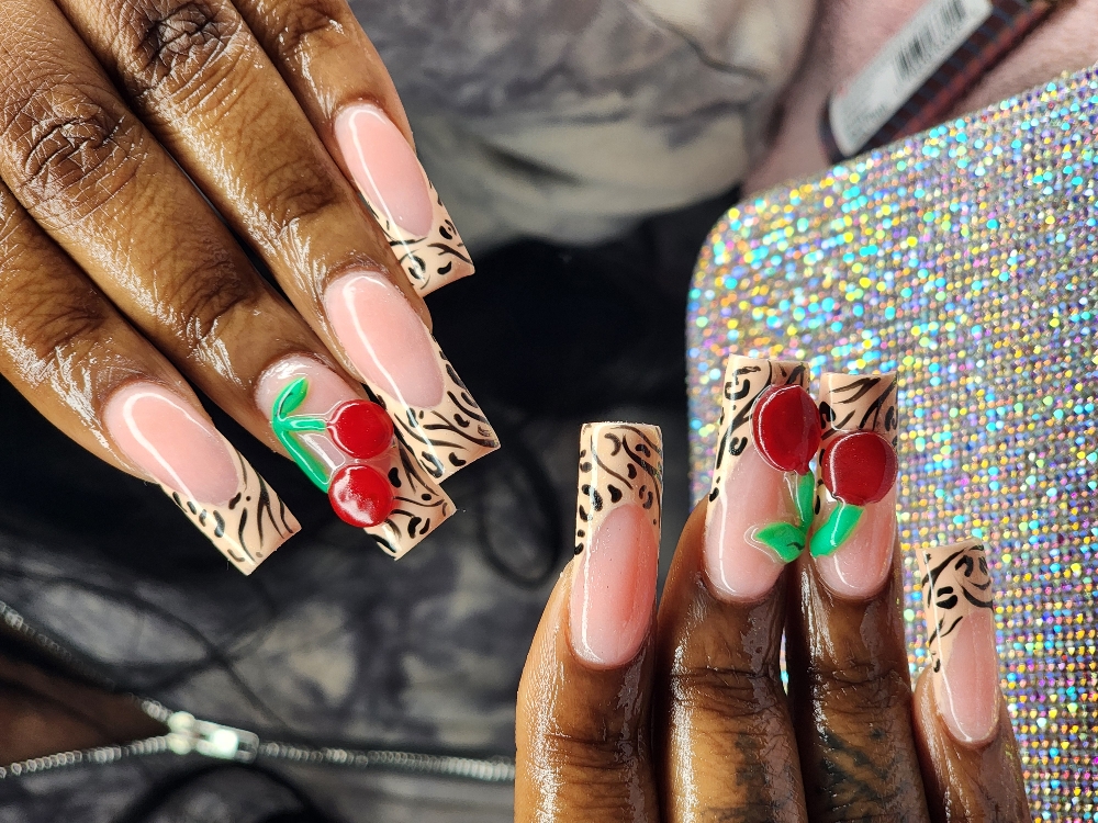 B. Luvvly Nails Fullset