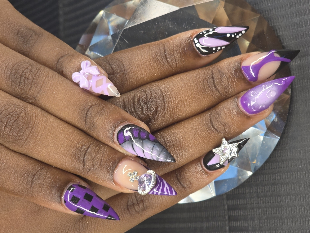 B. Luvvly Nails Fullset