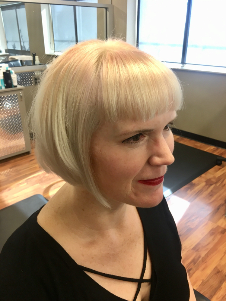 Bleach And Tone(Root Touch Up)W/Cut