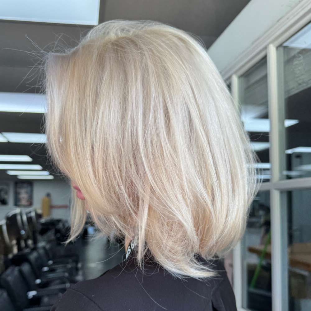 Shampoo, Haircut, & Blowout (Short) at styledbyemma.roaton in Myrtle, MS