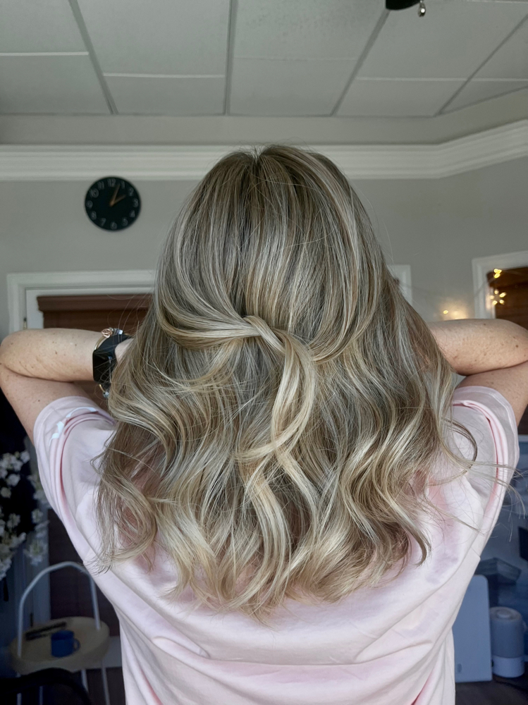 Volume Blowout/Curls/Braids at Arina Stylist in Roseville, CA