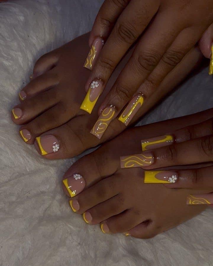 Pedicure w/ Shellac + Scrub
