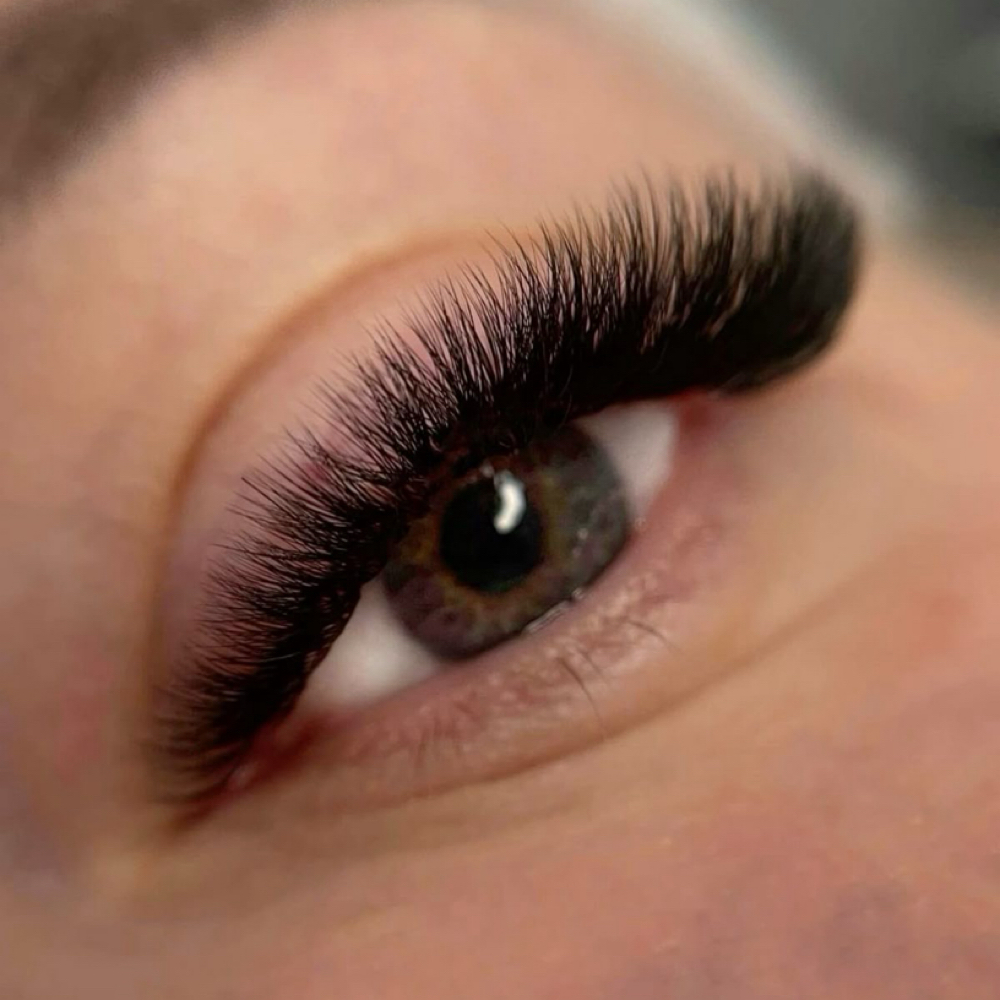 Refill Mega Volume 3 Weeks at Your.lashpro Julia in Pensacola, FL
