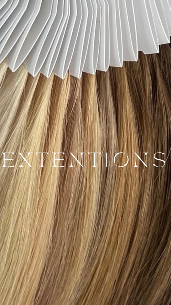 HAIR EXTENTIONS APPLICATION