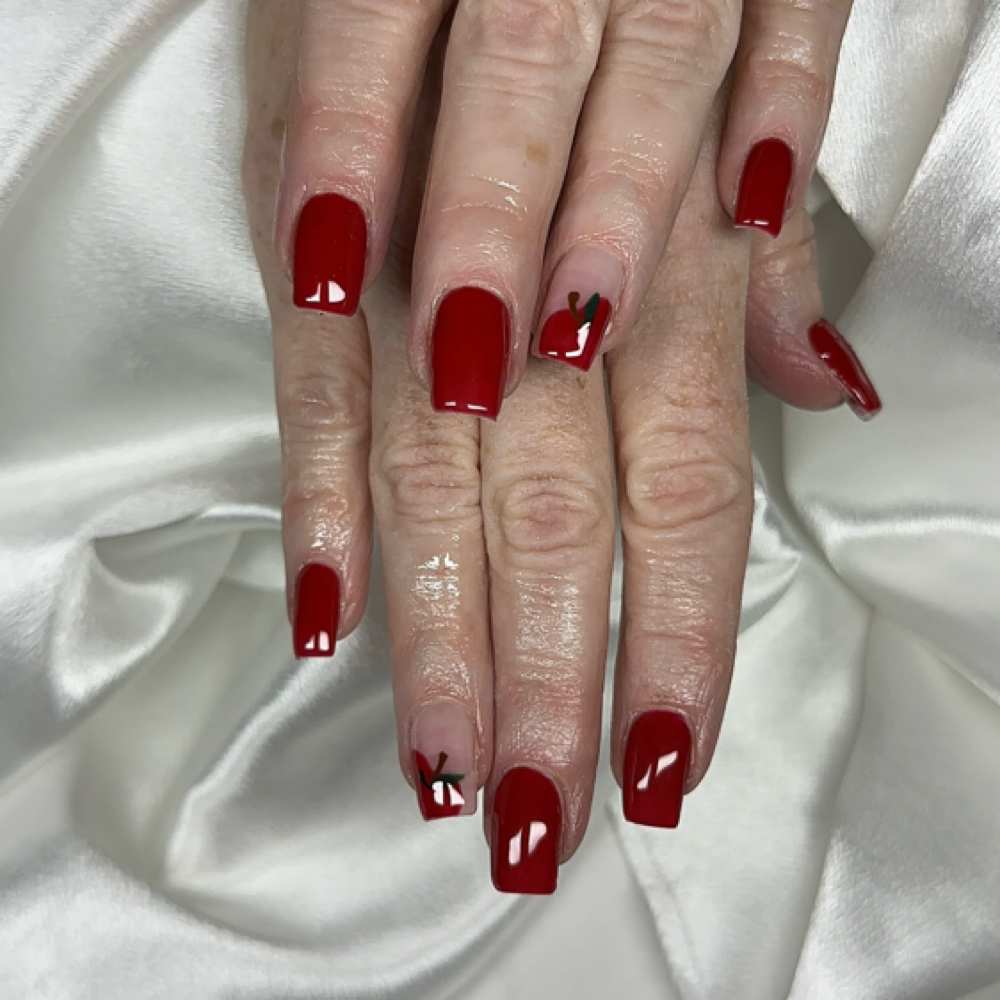 Full Set Gel at Lunar Nails in Southampton, MA