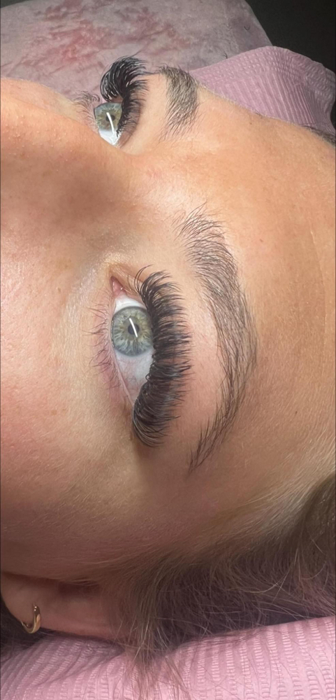 Volume Lashes Full Set