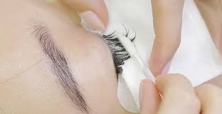 Lash Removal