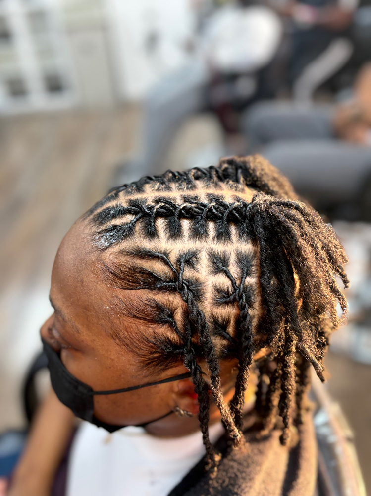 Wash Retwist and Style at Divine Locs Designs Llc in Miami Gardens, FL