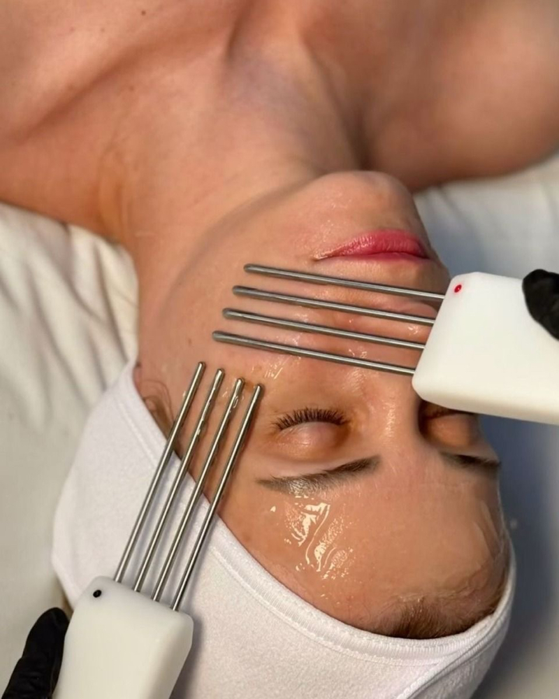 Perk Me Up Facial (Microcurrent)