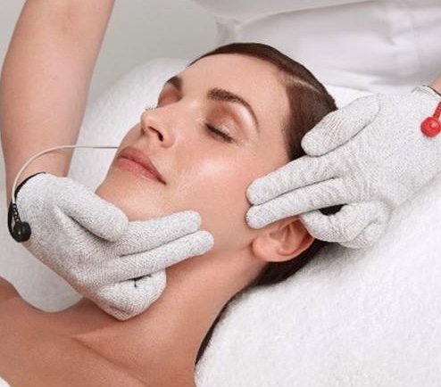 Microcurrent Sculpting Facial