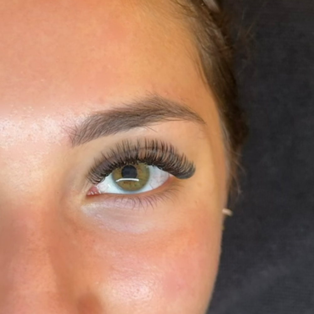Natural Vol. Full Set (NC 20% Off) at Tampa Lash Studio in Tampa, FL