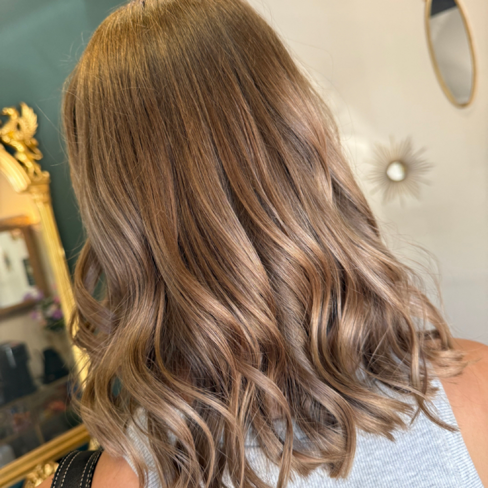 1 Hour Service at Baroque Salon in Highwood, IL