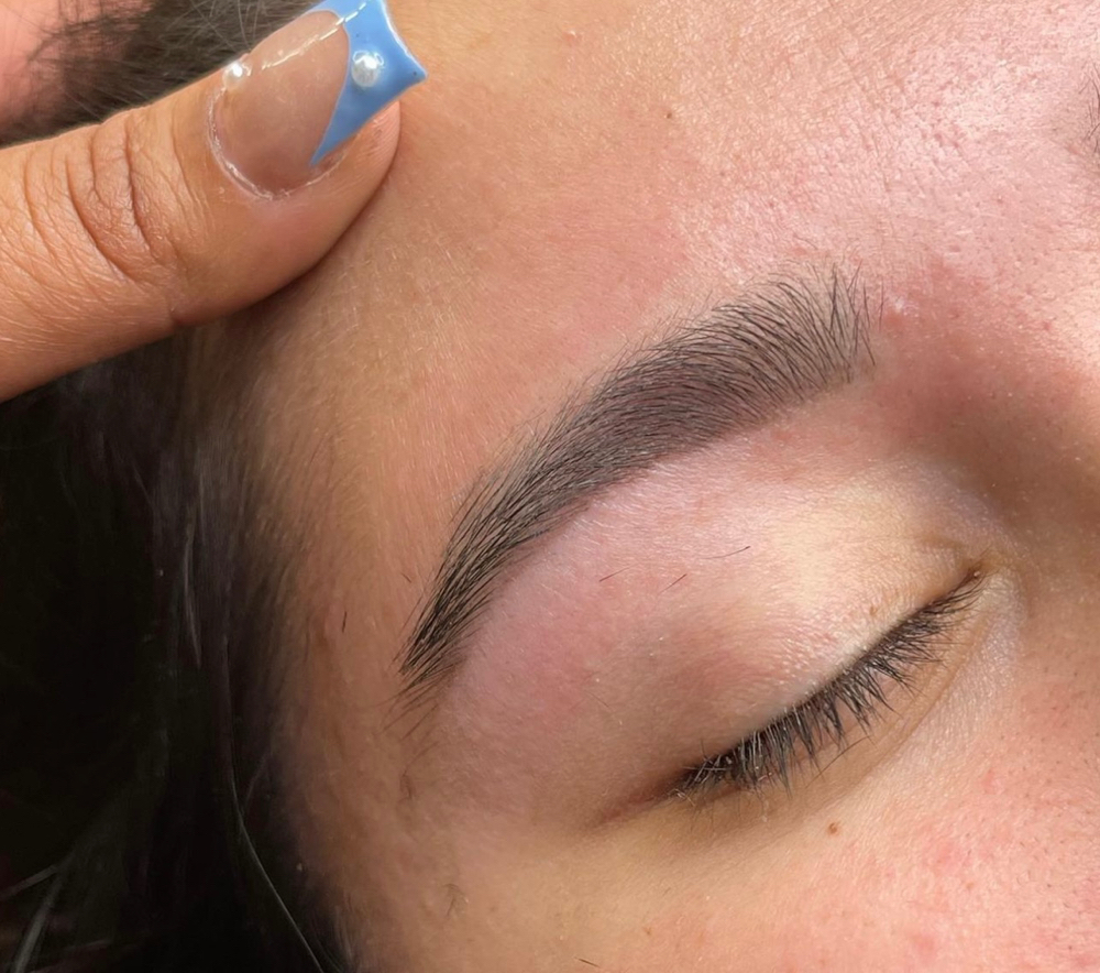 𝐵𝓇𝑜𝓌 𝒯𝒽𝓇𝑒𝒶𝒹