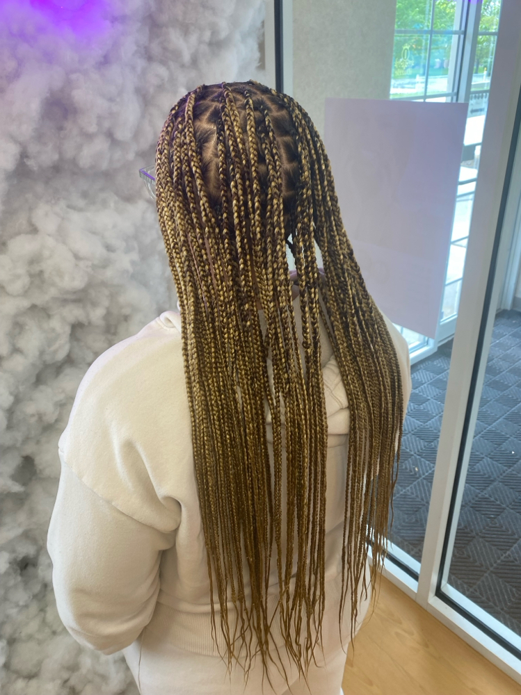 Medium Knotless