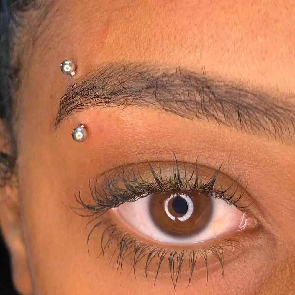 Piercing;Navel,eyebrow