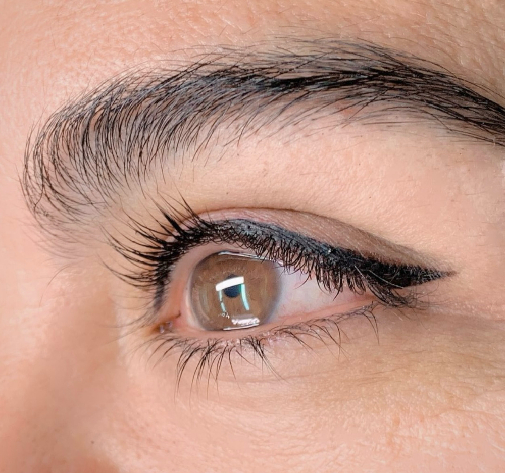 WINGED EYELINER