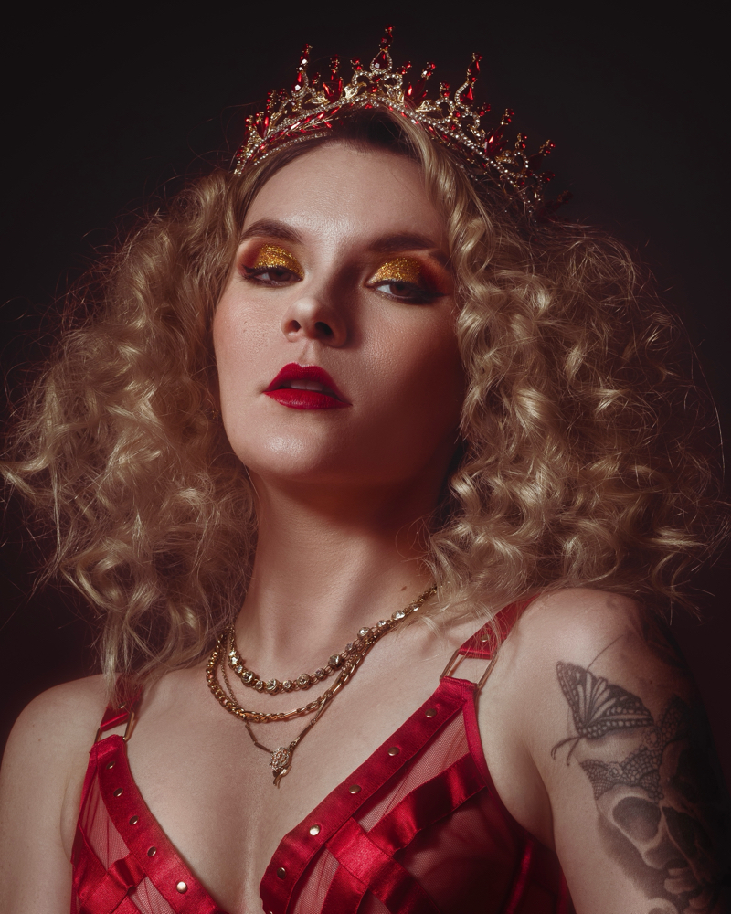 Full Glam- Cut Crease