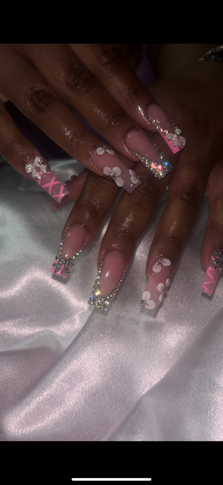 3D Nail Art With Rhinestones