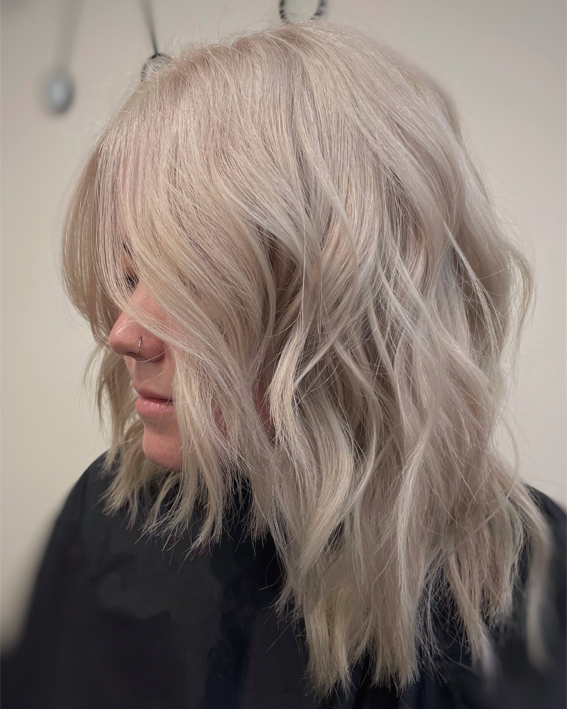 Full Blonde Root Touch Up