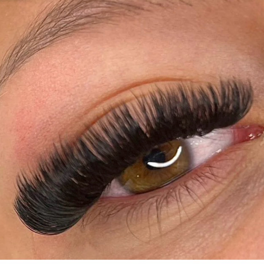 Mega Volume Full Set at XO Lash Effect LLC in Walden, NY