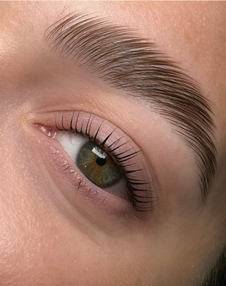 deLUXE Brow & Lash
