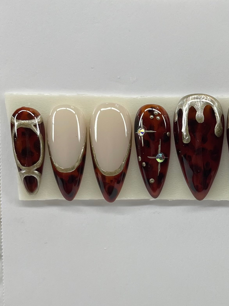 Custom press-on Nails