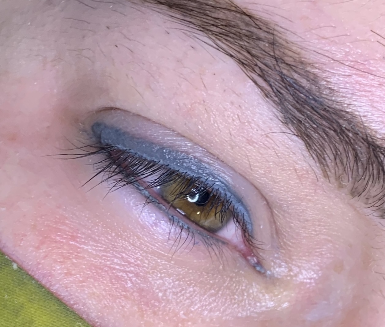 Eyeliner - Above Lash Line