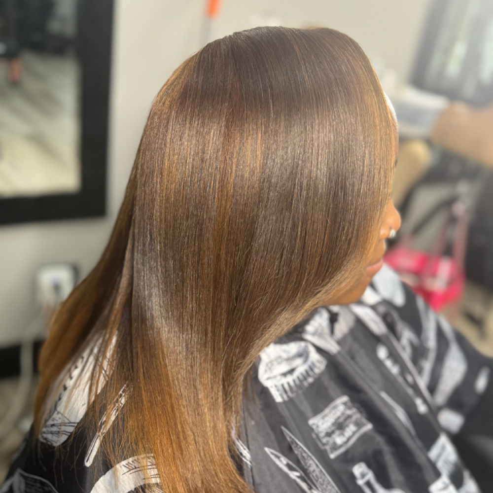 Color Treatment Mask at SNOW STYLES Salon in Amherst, NY