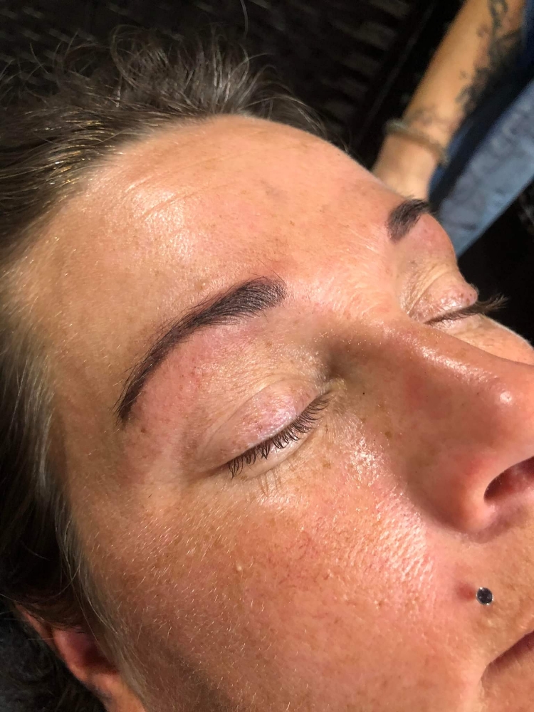 Eyebrow Tinting