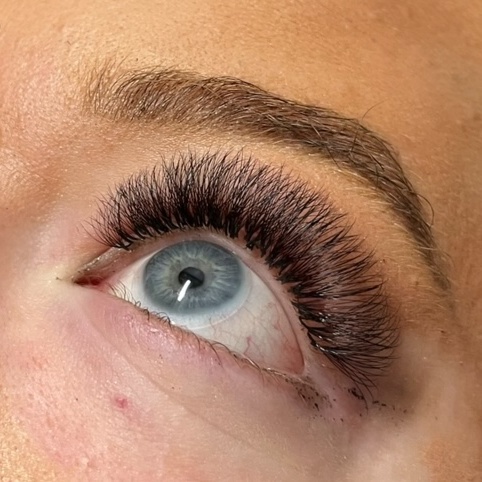 Volume Full Set at FLORESA BEAUTY in Overland Park, KS