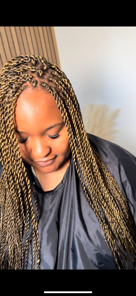Med Senegalese Twist  Mid Back