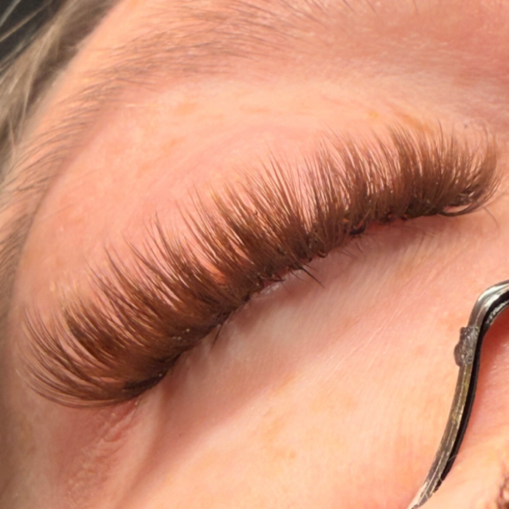Brown Volume Lashes (FullSet) at Empress Beauty Studio LLC in Waukegan, IL