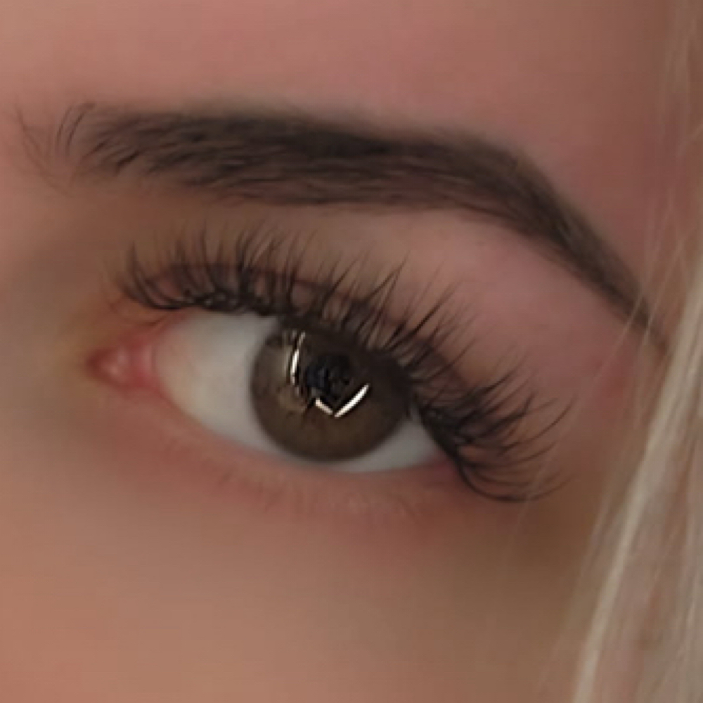 Hybrid Full Set at Canby Lash Cat in Canby, OR