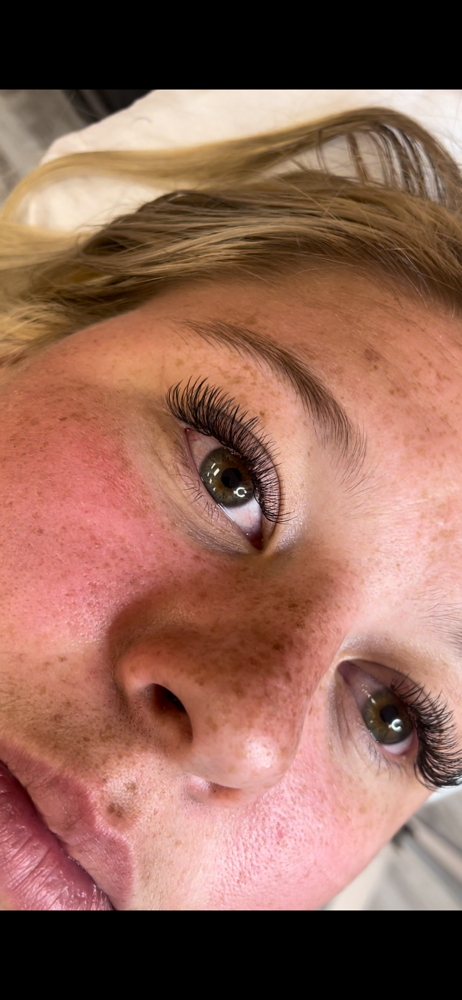 Hybrid Lashes- Full Set