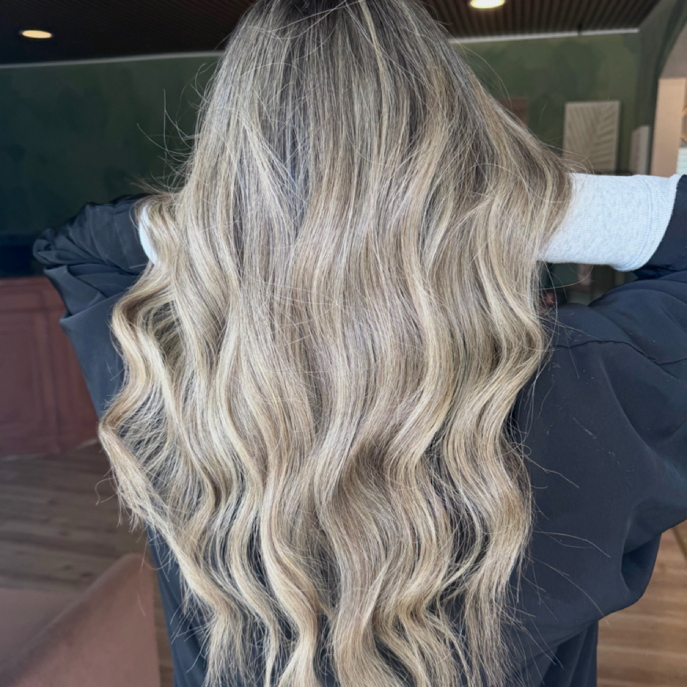 BLOWOUT & STYLE W/ EXSTENSIONS at Selah Salon by Avery in Pearland, TX