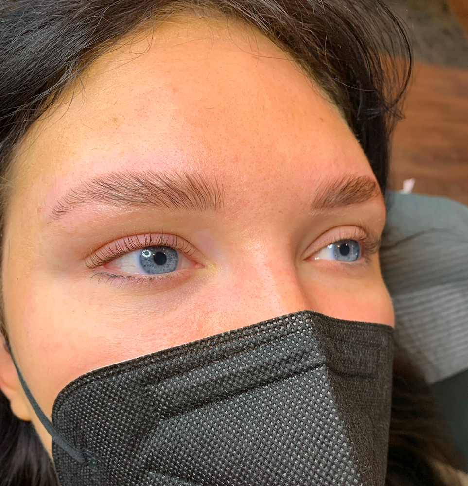 Brow Lamination - Sculpted Brows