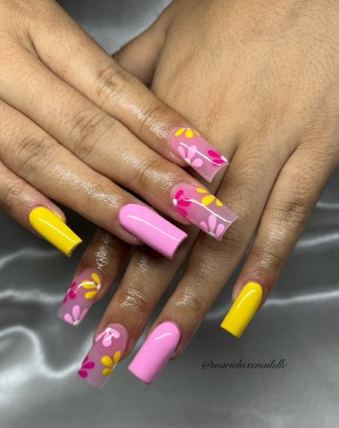 Design On 2 Nails