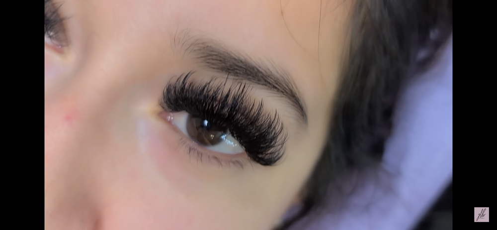 Wispy Mega Volume