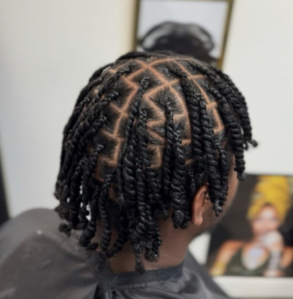 Natural Twist at Akilah’s Lounge in Pensacola, FL