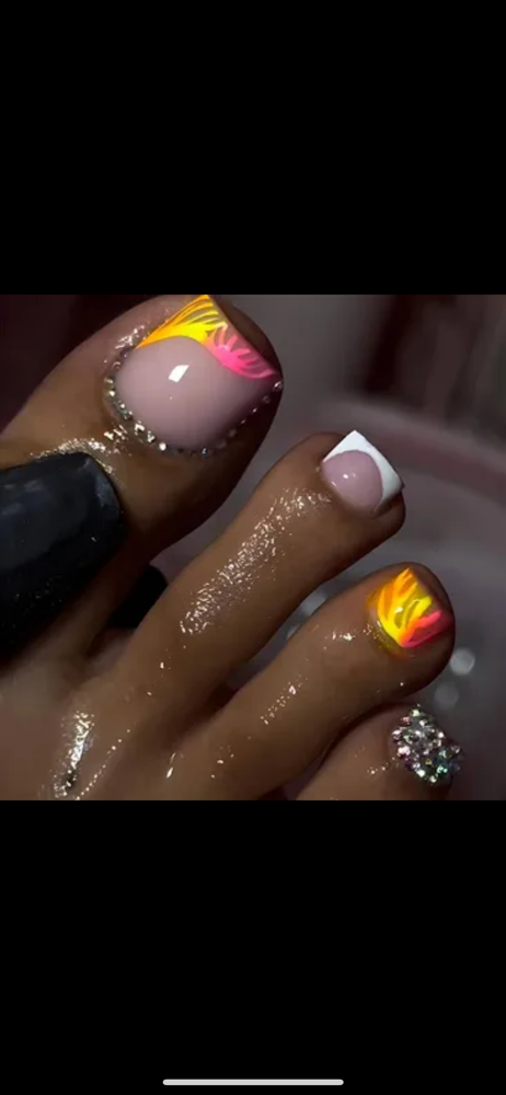 Freestyle Art On Toes