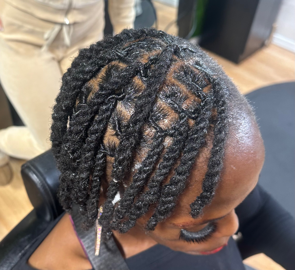 Loc retwist at Shanell Lux in Cincinnati, OH