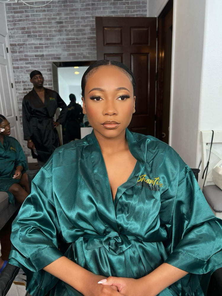 Brides Maids Makeup Appilaction