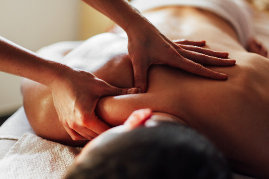 1 Hour Swedish Massage