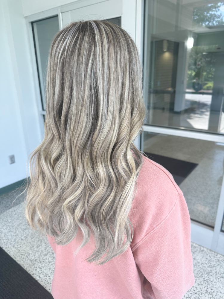 Shampoo + cut + style