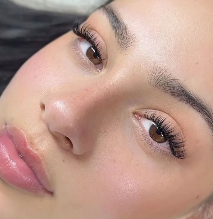 Lashes- Classic or Hybrid